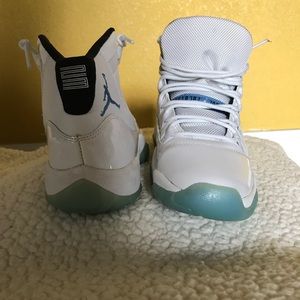 Air Jordan 11 Retro “Legend Blue”